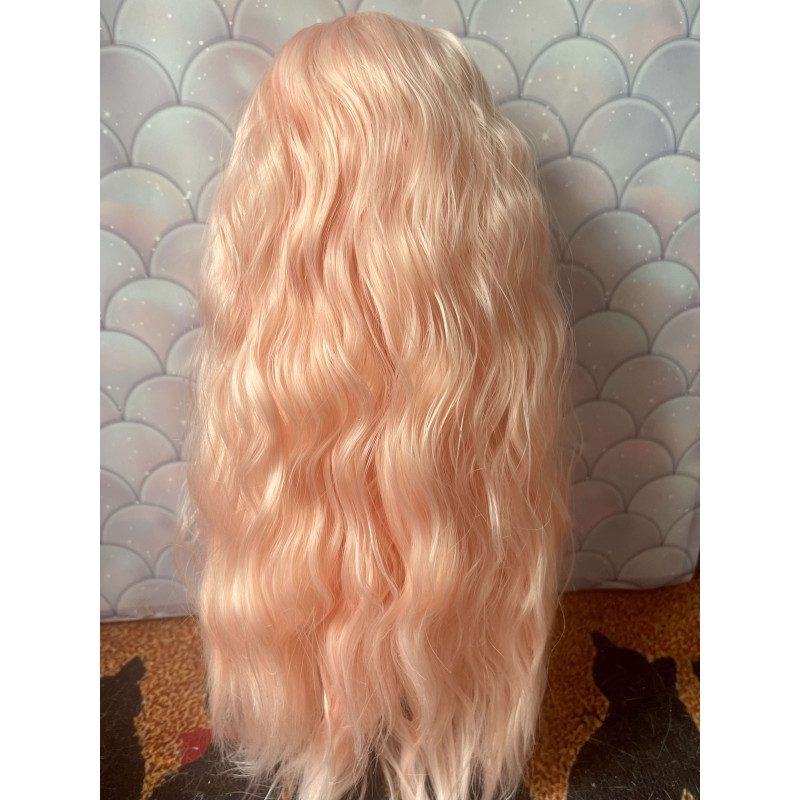 Wig Leeke PeachPink ondulé sans frange